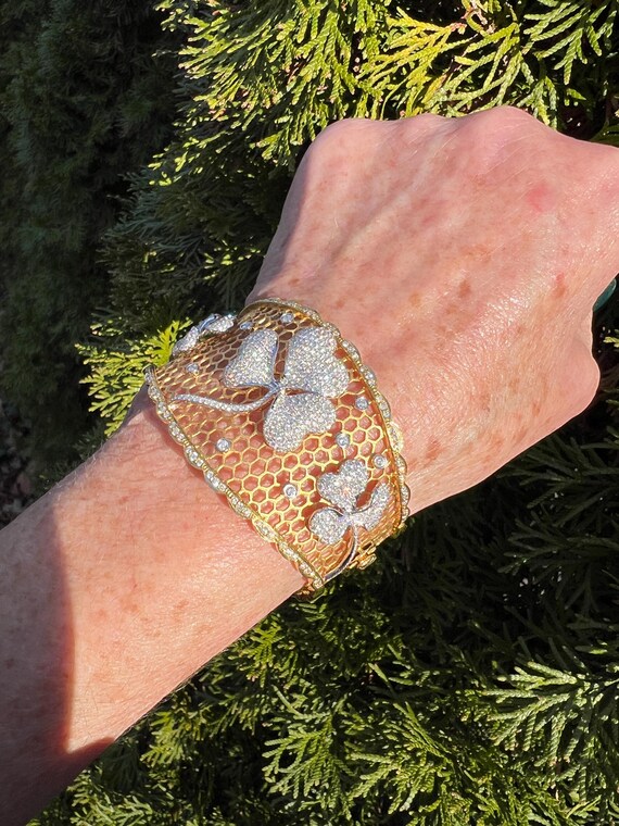 18k Gold Diamond Flower Bangle Bracelet: Avant Ga… - image 9