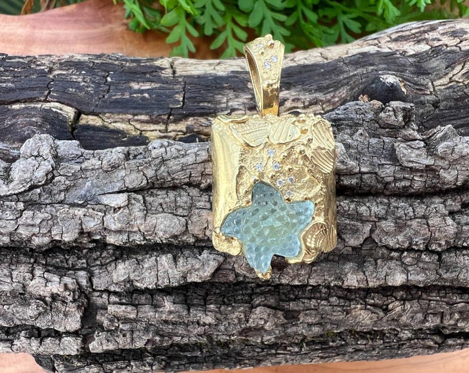 Carved Aqua and 18k Yellow Gold Starfish Pendant