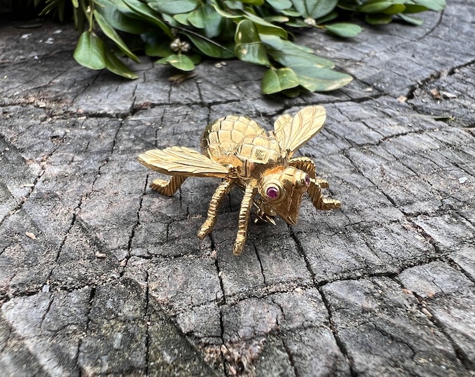 18k Gold Bee Pin, Gold Bee Brooch, Gold Bumble Bee Pin, Bumblebee Brooch,  Gold Bumble Bee