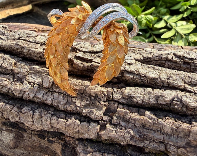 18K Yellow Gold andDiamond Abstract Floral Inspired Brooch