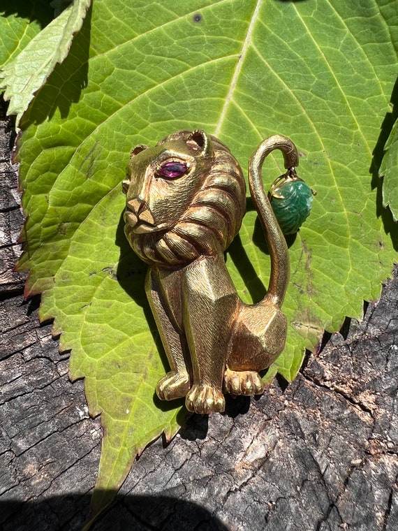 Lion Brooch, Gold Lion, Emerald Lion, Gold Lion P… - image 4