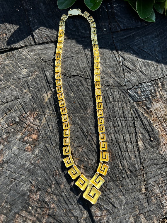V Shape Gold Necklace, Gucci Link Nekclace, Yello… - image 3