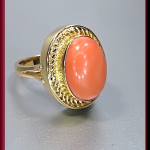 Antique Vintage 1950&#39;s 14K Yellow Gold Coral Cocktail Ring