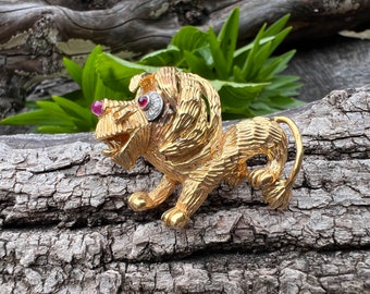 Yellow Gold Lion Brooch, Lion Cub Brooch, Gold Lion Cub  Pin, Lion Brooch
