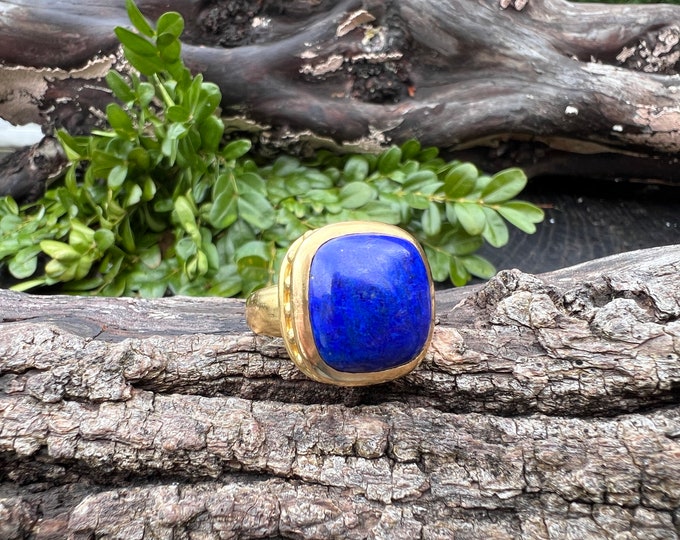 Yellow Gold and Blue Lapis Statement Ring, Lapis Cocktail Ring, Lapis Lazuli Ring