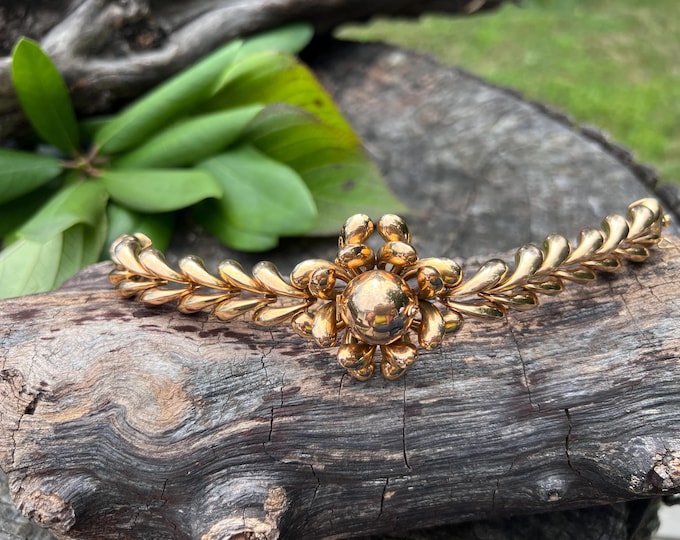18k Gold Retro Floral Bracelet: Chunky Wide Design, 1940s Style