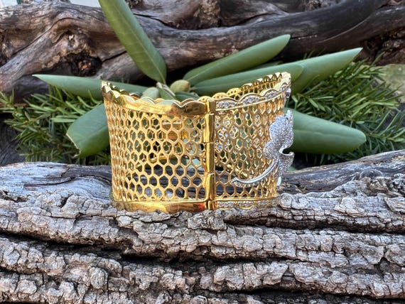 18k Gold Diamond Flower Bangle Bracelet: Avant Ga… - image 8