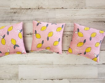 Set med 3 minikuddar i rosa citron / Citrondekor / Citronbricka / Sommarbricka / Citronbondgårdsdekor / Rosa lemonaddekor