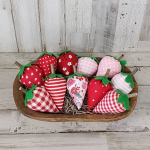 Stoff Erdbeeren / Bauernhaus Frühling Dekor /Erdbeer Tier Tablett /Erdbeer Schüssel Füller /Plüsch Erdbeeren /Frühling Kaffee Bar