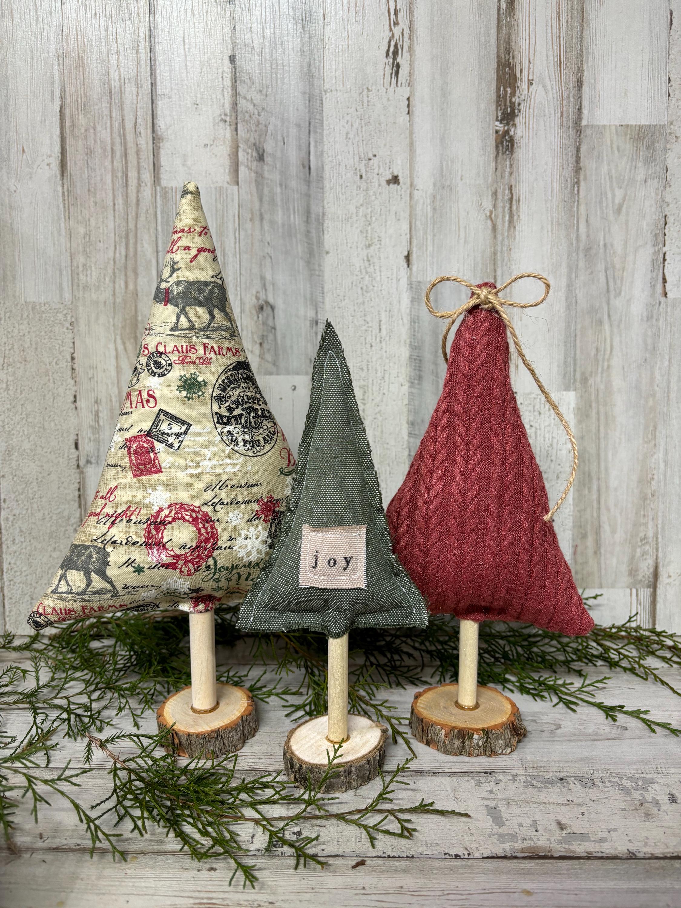 Decorazione Rustica Di Natale Con Natale Di Parola Fotografia Stock - Immagine Di Candela Dell Albero Betulla E Le Lettere Legno Bianche Image153462662