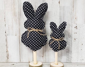 Svartprickig tygkanindekor / Svartvit randig kanin / Påskmanteldekor / Lantlig påskdekor / Vårdekor / Buffalo Bunny