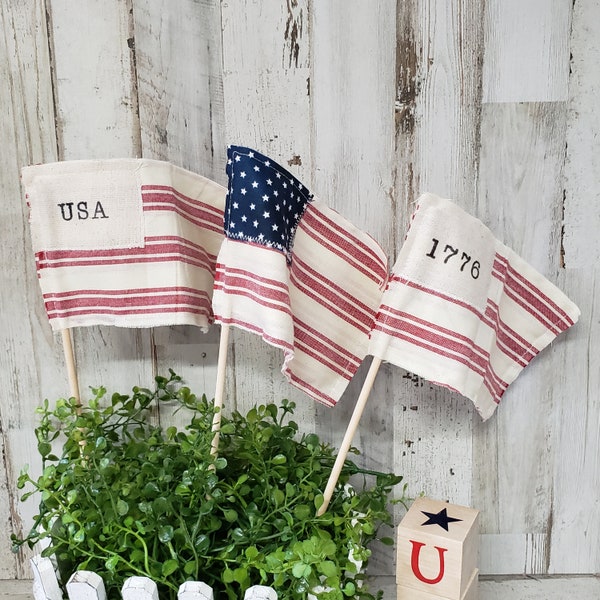 Banderas de tela / Mini banderas americanas de estilo rústico / Bandera Old Glory / Decoración del Día de los Caídos / Decoración del 4 de julio / Decoración de bandejas escalonadas / Banderas para aparadores