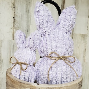 Paarse chenillehaas / chenilledecor / paasmanteldecor / boerderij paasdecor / lentedecor / neutraal Pasen / laag ladevuller