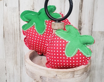 Riempitivi per ciotole di fragole in tessuto / Decorazioni primaverili in stile fattoria / Vassoio a più livelli con fragole / Riempitivo per ciotole di fragole / Fragole di peluche / Bar del caffè primaverile