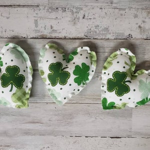 St. Patrick&#39;s Heart Filler / St. Patrick&#39;s Day Decor / St. Patty&#39;s Day Bowl Filler Farmhouse St. Patrick&#39;s Decor Tier Tray / Bowl Filler