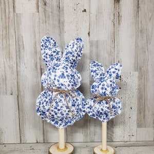 Pasen Mantel / Floral Stof Konijntjes / Bloemen Konijntjes / Boerderij Pasen / Land Konijn / Boerderij Pasen Tier Tray / Bloem Pasen Decor