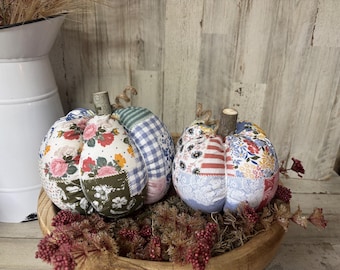 Citrouille en patchwork de tissu faite main, décorations d'automne rustiques, style ferme, citrouilles shabby chic, citrouilles champêtres, décoration bohème d'automne