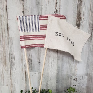 Banderas de tela / Farmhouse Cottage American Mini Flags / Old Glory Flag / Memorial Day Decor / 4th July decor / Tier Tray Decor / Hutch Flags