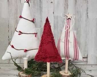 Set 3 Alberelli Natalizi In Legno Rustico - Decorazioni Da Tavolo Per Natale, Forma Conica, Altezze Variabili (17.5 Cm, 15 Cm, 12.4 Cm)