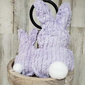 Paarse Chenille Bunny / Chenille Decor / Pasen Mantel Decor / Boerderij Pasen Decor / Lente Decor / Neutraal Pasen / Tier Tray Filler