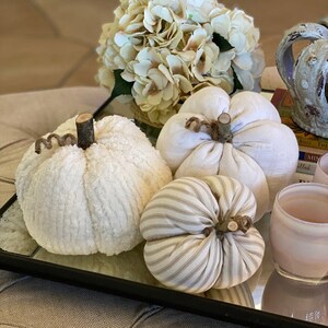Conjunto de 3 calabazas de tela, calabazas neutrales, calabazas de tictac, hecho a mano, decoración rústica de otoño, decoración de granja de otoño, decoración de granja neutral