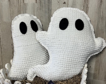 Halloween Accent Pillow, Ghost Pillow, Chenille Ghost Pillow, Quilted Ghost Pillow, Halloween Cottage Style Decor, Vintage Halloween Decor