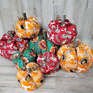 Football Kürbisse handgemacht, Tennessee Vols Dekorationen, Roll Tide Dekor, Alabama Dekor, Stoff Kürbisse, Football Dekor, Florida Gators