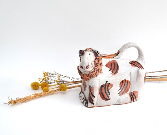 Vintage Ceramic Lion Figurine by Suki Diamond