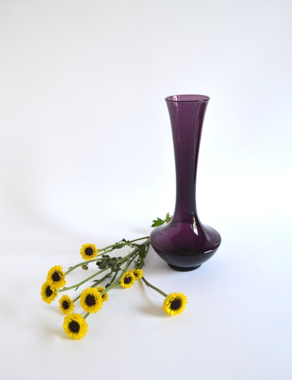 Vintage Lefton Glass Bud Vase in Amethyst