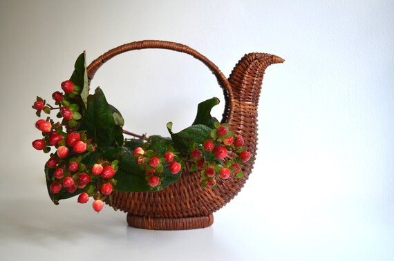 Vintage Wicker Bird Shaped Basket