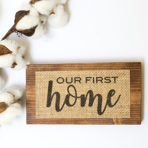 MINI 6&quot; x 3. 5&quot; unsere First Home / Leinwand Druck auf Holz Plaque / rustikale Haus Wand Dekor Geschenkschachtel