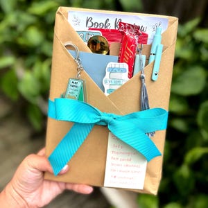 Blind Date With a Book: Surprise Reader Gift Set