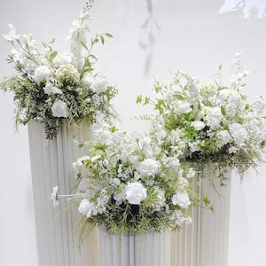 Spring Floral Wedding Ideas Aisle Flowers Sweetheart Table flower Artificial Flowers Centerpieces Wedding dance floor flowers