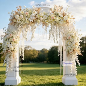 Op de afbeelding: Een witte trouwboog versierd met crème, witte en lichtroze rozen, witte blauwe regen en goudkleurig gebladerte. De boog bevat tekstlabels met afmetingen van L60*W16*H20 inch en L30*W16*H20 inch, met een zichtbaar Haringcollection-logo.