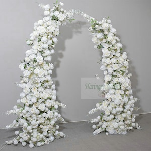 Arco di fiori bianchi per matrimonio, fiori per pilastri per matrimonio, arco lunare in rosa bianca, sfondo di fiori finti, fiori per archi per matrimonio in chiesa
