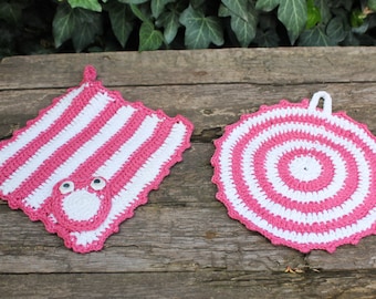 Set of 2 Crochet handmade trivets hot pad  - white - pink - one with froggy - handmade coasters