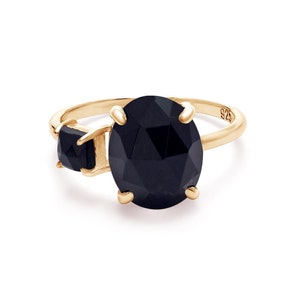 Gold Black Onyx Ring, Black Onyx Engagement Ring, Dainty Black Gemstone Statement Ring, Solitaire Ring,Black Stone Ring,Unique Birthday Gift