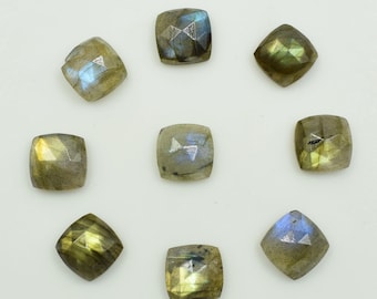 Lotto di pietre preziose all'ingrosso di labradorite naturale di qualità AAA+, forma quadrata, sfaccettate e calibrate, ideali per la creazione di gioielli. Disponibili in tutte le misure.