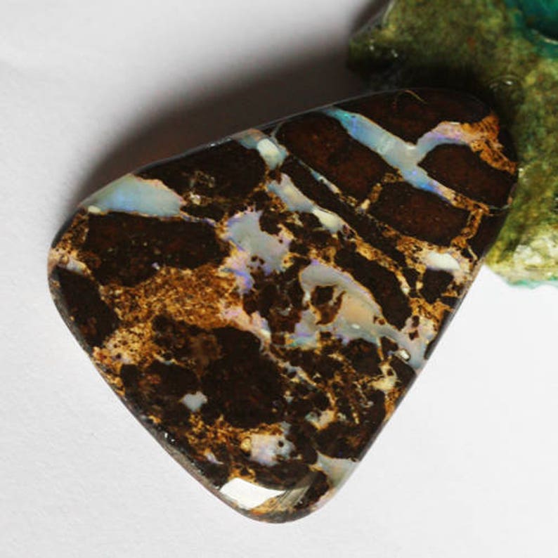 Size 39X32X6 MM Pendant Jewelry Stone Fire Stone Wholesale Price Cabochon AG-5084 High Quality Australian Boulder Opal Natural Cabochon