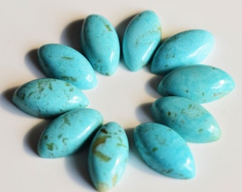 Turquesa natural do Arizona, formato marquise liso, base plana polida, lapidada em cabochão calibrado, para venda por atacado, ideal para fabricação de joias em todos os tamanhos.