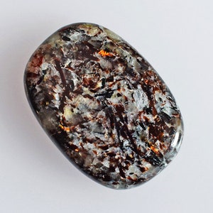 Astrophyllite noire de qualité unique, cabochon ovale d'astrophyllite 100% naturelle, pierre précieuse en vrac pour la fabrication de bijoux