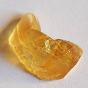 Rough Citrine Crystal, Citrine Stone, Raw Citrine Healing Crystals and Stones, Citrine Rough Crystal Raw Chip for Crafting & Jewelry Making
