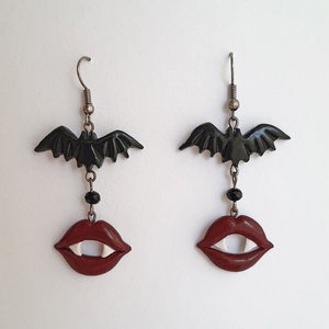 Vampires mouth and bat earrings, vampire halloween earrings handmade from polymer clay, dracula earrings, halloween jewelry, bite earrings image 4