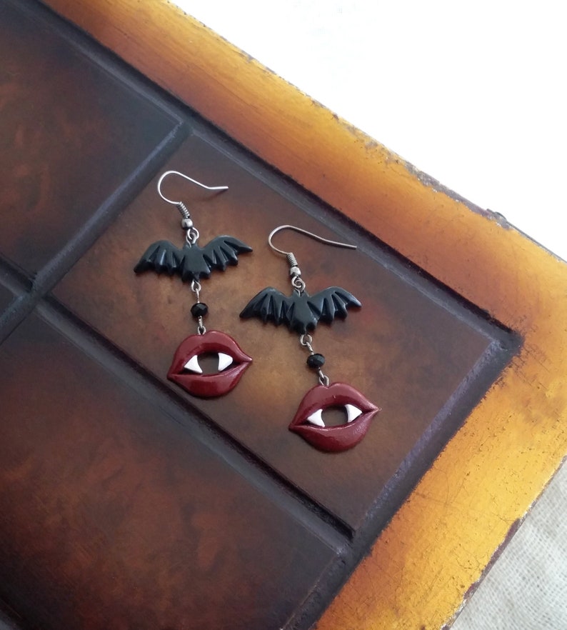 Vampires mouth and bat earrings, vampire halloween earrings handmade from polymer clay, dracula earrings, halloween jewelry, bite earrings image 9