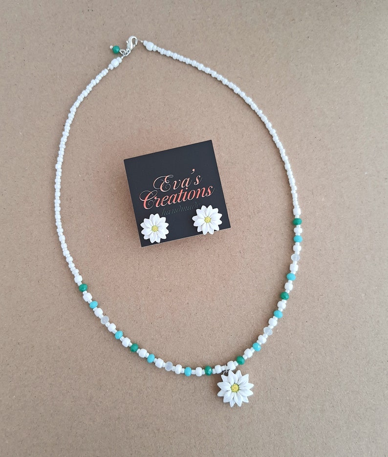 Small white daisy necklace, daisy stud earrings, white flower jewelry set, green and white beaded necklace, daisy flowers from polymer clay image 8