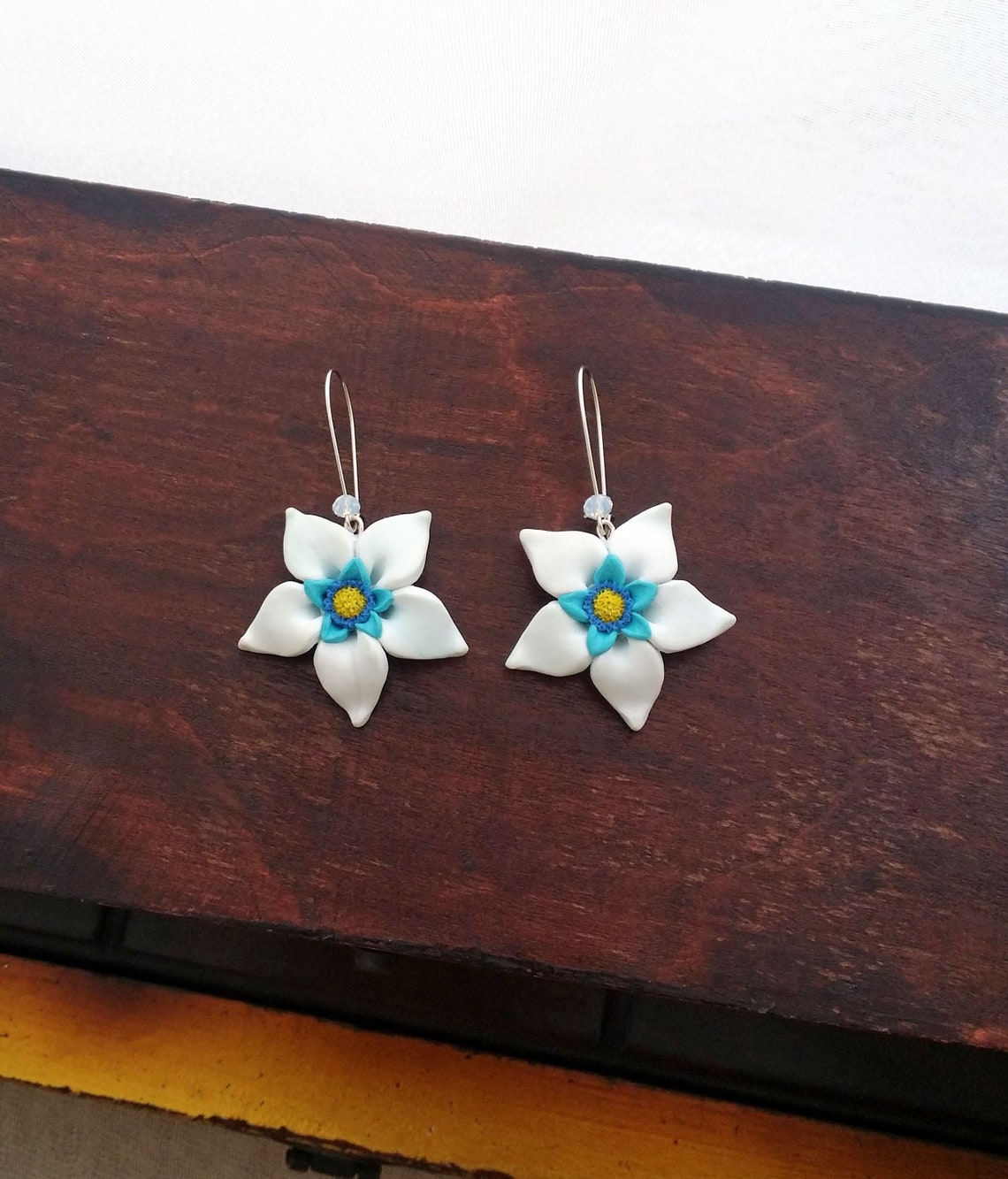 White flower earrings handmade from polymer clay star flower | Etsy