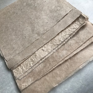 Piezas pequeñas Dark Naturals: papel texturizado mixto marrón natural, paquete de muestra, papel lokta nepalí hecho a mano, washi, papel de fibra vegetal