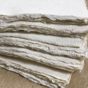 20 fogli di carta fatta a mano Khadi White Cotton Rag, formato A6 da 320 g/m², 14,8 x 10,5 cm, 5,8 x 4,1 pollici, superficie media, carta fatta a mano formato lettera