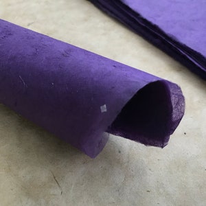 フルシート 18gsm パープル ロクタ 19.5 x 29.5 インチ 50 x 75 cm、バイオレットハンドメイドペーパー、植物繊維アーティストペーパー、クラフトコラージュ用
