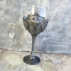 Custom Made Wine Glasses, Personalized glasses, Wedding glasses, Silver Goblets,Silver knight chalice,King crown glass,Myth mug,Gift for him